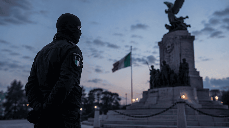 Comandante Alfa  Foto 3.png